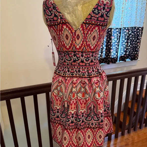 Vince Camuto Colorful Pink and White Fit and Flare Sleeveless V-neck Dress - Picture 5 of 10